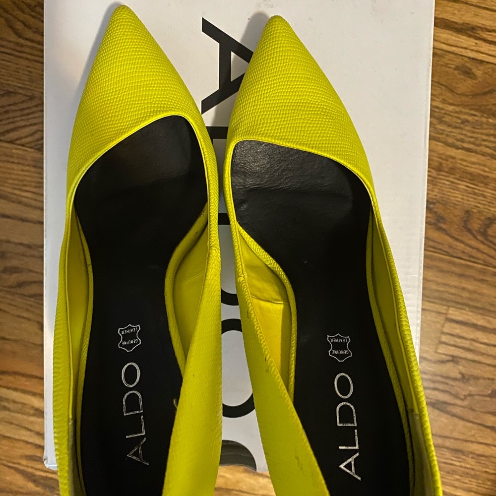 Also Lime Green Pump